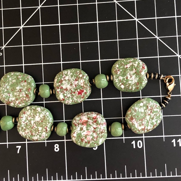 Vintage Green Speckled Stone Necklace - Picture 4 of 10